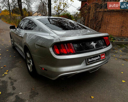 Серый Форд Мустанг, объемом двигателя 3.7 л и пробегом 126 тыс. км за 18440 $, фото 7 на Automoto.ua