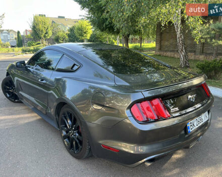 Серый Форд Мустанг, объемом двигателя 2.26 л и пробегом 162 тыс. км за 16750 $, фото 8 на Automoto.ua