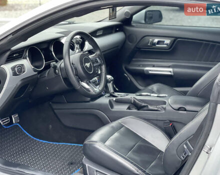 Серый Форд Мустанг, объемом двигателя 2.26 л и пробегом 80 тыс. км за 17500 $, фото 15 на Automoto.ua