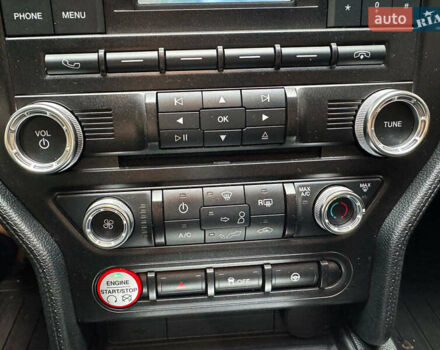 Серый Форд Мустанг, объемом двигателя 3.7 л и пробегом 126 тыс. км за 18440 $, фото 18 на Automoto.ua