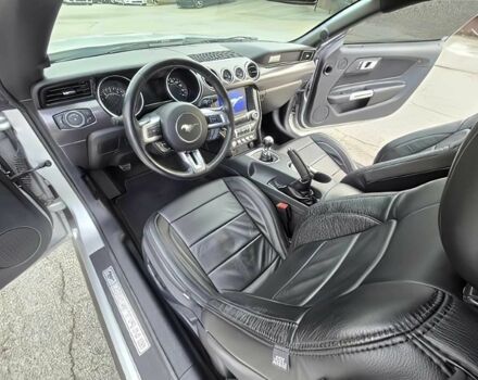 Серый Форд Мустанг, объемом двигателя 5 л и пробегом 46 тыс. км за 18900 $, фото 8 на Automoto.ua