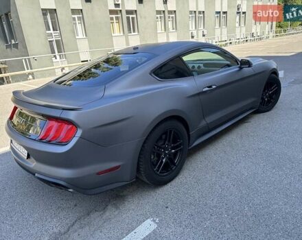 Серый Форд Мустанг, объемом двигателя 4.95 л и пробегом 67 тыс. км за 27600 $, фото 7 на Automoto.ua