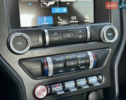 Серый Форд Мустанг, объемом двигателя 2.26 л и пробегом 107 тыс. км за 18000 $, фото 15 на Automoto.ua