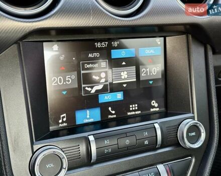 Серый Форд Мустанг, объемом двигателя 2.26 л и пробегом 107 тыс. км за 18000 $, фото 14 на Automoto.ua