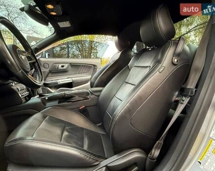 Серый Форд Мустанг, объемом двигателя 2.26 л и пробегом 85 тыс. км за 21500 $, фото 14 на Automoto.ua