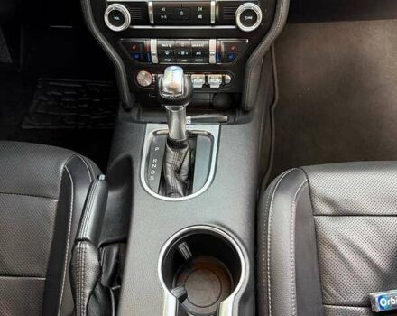 Серый Форд Мустанг, объемом двигателя 2.26 л и пробегом 85 тыс. км за 21500 $, фото 23 на Automoto.ua