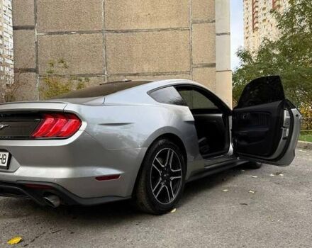 Серый Форд Мустанг, объемом двигателя 2.26 л и пробегом 85 тыс. км за 21500 $, фото 39 на Automoto.ua