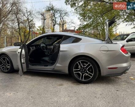 Серый Форд Мустанг, объемом двигателя 2.26 л и пробегом 85 тыс. км за 21500 $, фото 1 на Automoto.ua