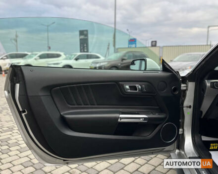 Серый Форд Мустанг, объемом двигателя 2.3 л и пробегом 91 тыс. км за 22400 $, фото 11 на Automoto.ua