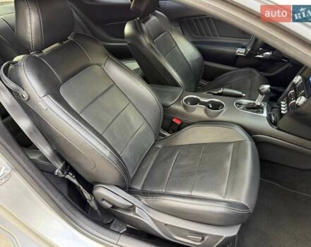 Серый Форд Мустанг, объемом двигателя 2.26 л и пробегом 85 тыс. км за 21500 $, фото 22 на Automoto.ua