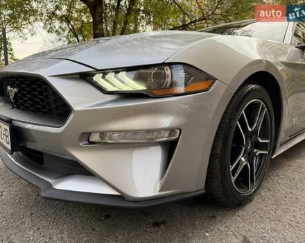 Серый Форд Мустанг, объемом двигателя 2.26 л и пробегом 85 тыс. км за 21500 $, фото 32 на Automoto.ua