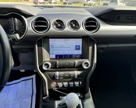 Серый Форд Мустанг, объемом двигателя 5 л и пробегом 23 тыс. км за 28000 $, фото 10 на Automoto.ua