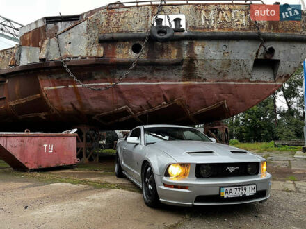 Форд Мустанг 2005 в Киеве на Automoto.ua Серый Форд Мустанг, объемом двигателя 4.61 л и пробегом 92 тыс. км за 20000 $, фото 1 на Automoto.ua