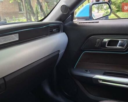 Синий Форд Мустанг, объемом двигателя 2.3 л и пробегом 150 тыс. км за 14600 $, фото 19 на Automoto.ua