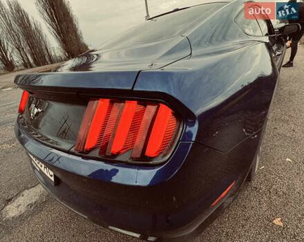 Синий Форд Мустанг, объемом двигателя 2.3 л и пробегом 128 тыс. км за 15800 $, фото 10 на Automoto.ua