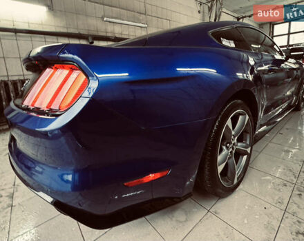 Синий Форд Мустанг, объемом двигателя 2.3 л и пробегом 128 тыс. км за 15800 $, фото 17 на Automoto.ua