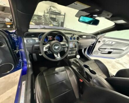 Синий Форд Мустанг, объемом двигателя 5 л и пробегом 77 тыс. км за 10000 $, фото 13 на Automoto.ua