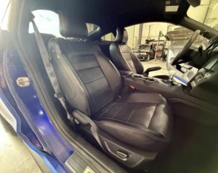 Синий Форд Мустанг, объемом двигателя 5 л и пробегом 77 тыс. км за 10000 $, фото 12 на Automoto.ua