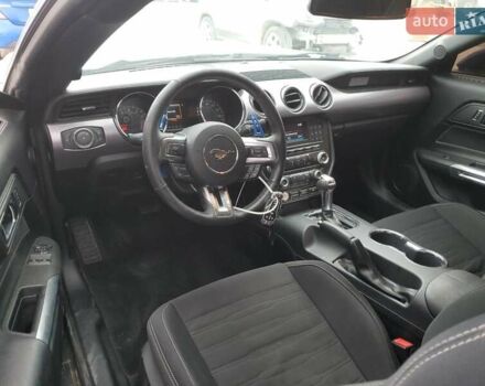 Синий Форд Мустанг, объемом двигателя 2.26 л и пробегом 110 тыс. км за 3000 $, фото 7 на Automoto.ua