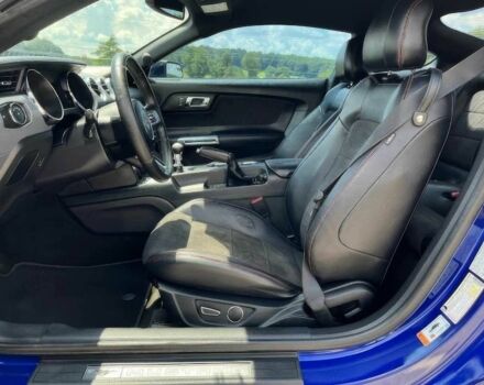 Синий Форд Мустанг, объемом двигателя 5 л и пробегом 70 тыс. км за 9900 $, фото 6 на Automoto.ua