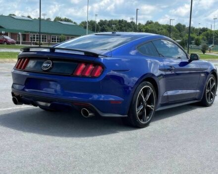 Синий Форд Мустанг, объемом двигателя 5 л и пробегом 70 тыс. км за 9900 $, фото 5 на Automoto.ua