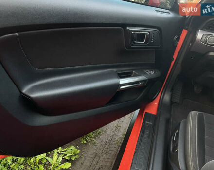 Оранжевый Форд Мустанг, объемом двигателя 2.3 л и пробегом 38 тыс. км за 24500 $, фото 9 на Automoto.ua