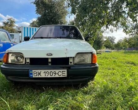 Білий Форд Оріон, об'ємом двигуна 1.3 л та пробігом 20 тис. км за 650 $, фото 1 на Automoto.ua