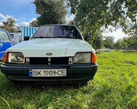 Білий Форд Оріон, об'ємом двигуна 1.3 л та пробігом 20 тис. км за 650 $, фото 2 на Automoto.ua