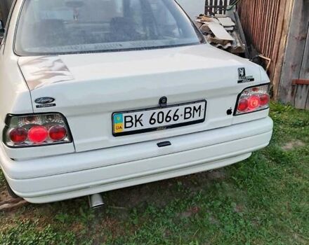 Білий Форд Оріон, об'ємом двигуна 1.39 л та пробігом 49 тис. км за 1300 $, фото 1 на Automoto.ua