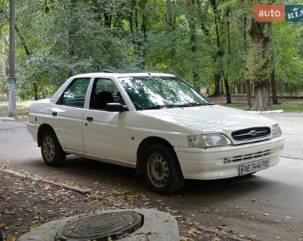 Форд Орион 1991 в Кривом Роге на Automoto.ua Белый Форд Орион, объемом двигателя 1.8 л и пробегом 500 тыс. км за 2500 $, фото 1 на Automoto.ua