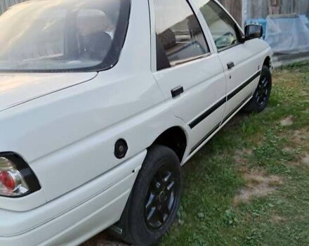 Білий Форд Оріон, об'ємом двигуна 1.39 л та пробігом 49 тис. км за 1300 $, фото 2 на Automoto.ua