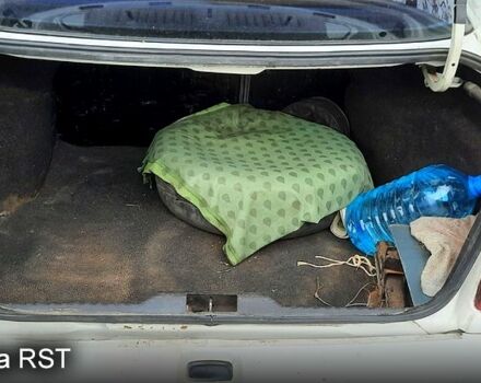 Белый Форд Орион, объемом двигателя 1.3 л и пробегом 0 тыс. км за 999 $, фото 2 на Automoto.ua