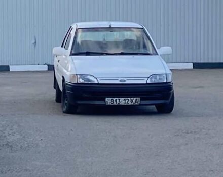 Белый Форд Орион, объемом двигателя 1.5 л и пробегом 122 тыс. км за 600 $, фото 1 на Automoto.ua