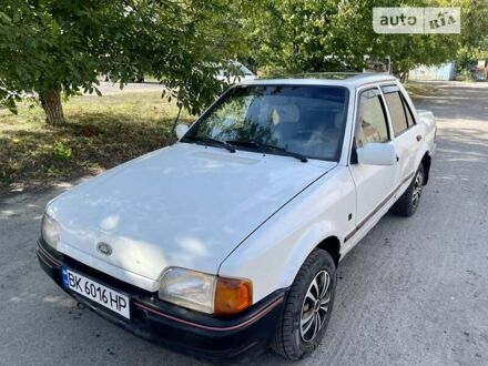 Форд Оріон 1990 у Немирове на Automoto.ua Білий Форд Оріон, об'ємом двигуна 1.8 л та пробігом 300 тис. км за 850 $, фото 1 на Automoto.ua