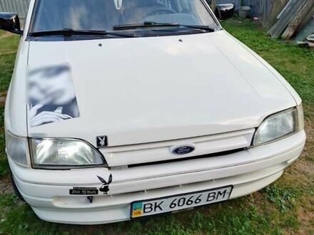 Белый Форд Орион, объемом двигателя 1.39 л и пробегом 49 тыс. км за 1300 $, фото 1 на Automoto.ua