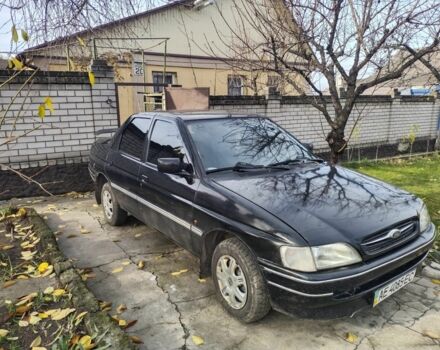 Черный Форд Орион, объемом двигателя 1.8 л и пробегом 200 тыс. км за 1492 $, фото 1 на Automoto.ua