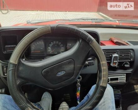 Красный Форд Орион, объемом двигателя 1.4 л и пробегом 240 тыс. км за 799 $, фото 7 на Automoto.ua