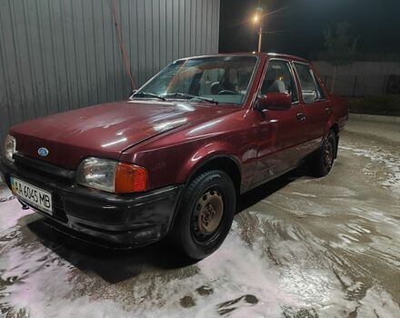 Форд Орион 1989 в Буче на Automoto.ua Красный Форд Орион, объемом двигателя 0 л и пробегом 450 тыс. км за 699 $, фото 2 на Automoto.ua