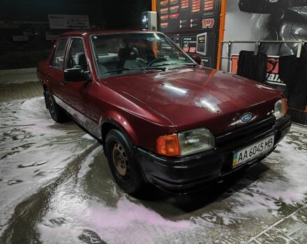 Форд Орион 1989 в Буче на Automoto.ua Красный Форд Орион, объемом двигателя 0 л и пробегом 450 тыс. км за 699 $, фото 1 на Automoto.ua