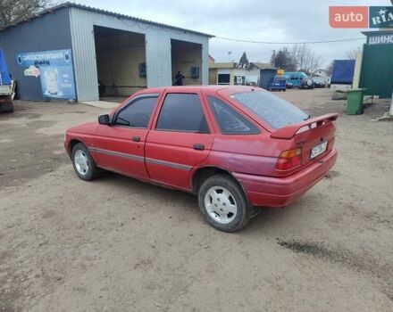 Червоний Форд Оріон, об'ємом двигуна 1.6 л та пробігом 333 тис. км за 614 $, фото 3 на Automoto.ua