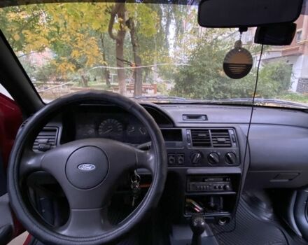 Червоний Форд Оріон, об'ємом двигуна 1.4 л та пробігом 72 тис. км за 815 $, фото 7 на Automoto.ua