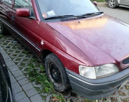 Красный Форд Орион, объемом двигателя 7 л и пробегом 852 тыс. км за 400 $, фото 5 на Automoto.ua