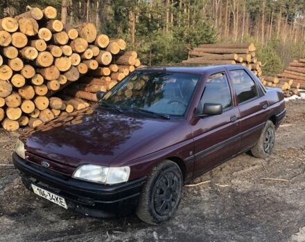 Красный Форд Орион, объемом двигателя 1.6 л и пробегом 300 тыс. км за 700 $, фото 1 на Automoto.ua