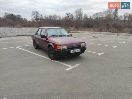Форд Орион 1989 в Киеве на Automoto.ua Красный Форд Орион, объемом двигателя 1.4 л и пробегом 400 тыс. км за 1100 $, фото 1 на Automoto.ua