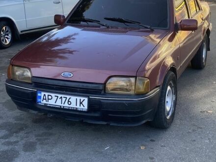 Форд Орион 1989 в Запорожье на Automoto.ua Красный Форд Орион, объемом двигателя 1.3 л и пробегом 300 тыс. км за 1000 $, фото 1 на Automoto.ua