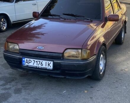 Форд Орион 1989 в Запорожье на Automoto.ua Красный Форд Орион, объемом двигателя 1.3 л и пробегом 300 тыс. км за 1000 $, фото 1 на Automoto.ua