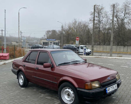 Красный Форд Орион, объемом двигателя 1.29 л и пробегом 256 тыс. км за 700 $, фото 1 на Automoto.ua