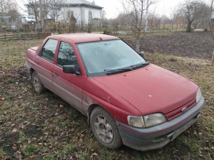 Красный Форд Орион, объемом двигателя 1.6 л и пробегом 300 тыс. км за 350 $, фото 1 на Automoto.ua