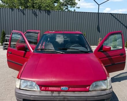 Красный Форд Орион, объемом двигателя 0 л и пробегом 170 тыс. км за 725 $, фото 1 на Automoto.ua