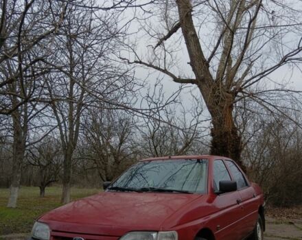 Красный Форд Орион, объемом двигателя 1.6 л и пробегом 800 тыс. км за 2000 $, фото 1 на Automoto.ua